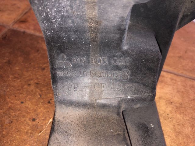 bontott MITSUBISHI COLT Jobb Fényszóró Lámpakeret