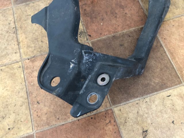 bontott MITSUBISHI COLT Jobb Fényszóró Lámpakeret