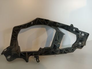 bontott MITSUBISHI COLT Jobb Fényszóró Tartó