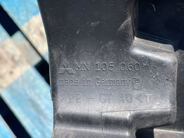 bontott MITSUBISHI COLT Jobb Fényszóró Tartó