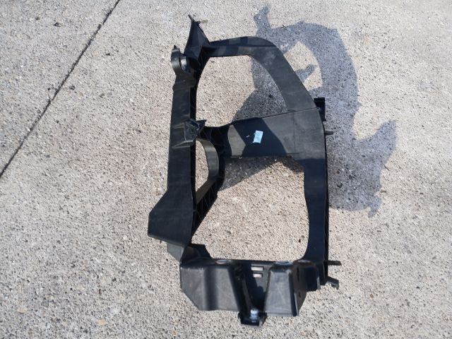 bontott MITSUBISHI COLT Jobb Fényszóró Tartó