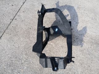 bontott MITSUBISHI COLT Jobb Fényszóró Tartó