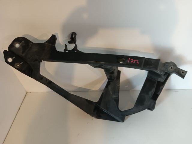 bontott MITSUBISHI COLT Jobb Fényszóró Tartó