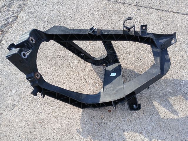 bontott MITSUBISHI COLT Jobb Fényszóró Tartó