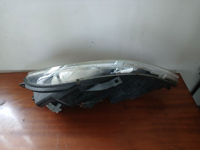 bontott MITSUBISHI COLT Jobb Fényszóró