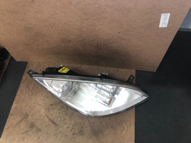 bontott MITSUBISHI COLT Jobb Fényszóró