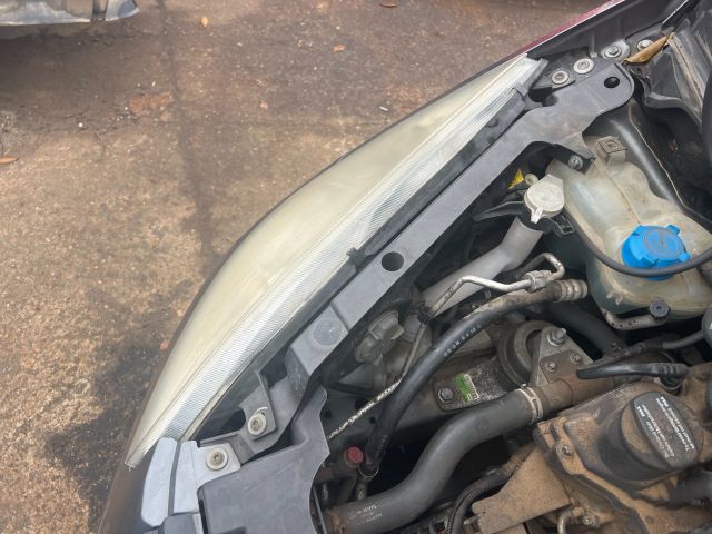 bontott MITSUBISHI COLT Jobb Fényszóró