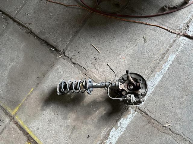 bontott MITSUBISHI COLT Jobb Gólyaláb Csonkállvánnyal