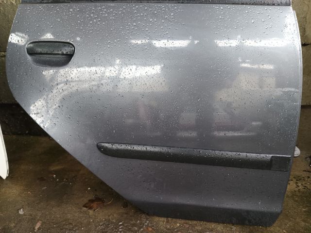 bontott MITSUBISHI COLT Jobb hátsó Ajtó (Részeivel)