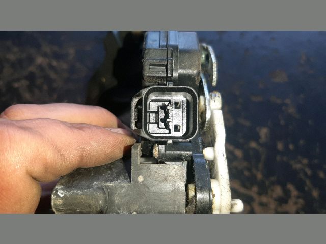 bontott MITSUBISHI COLT Jobb hátsó Ajtózár