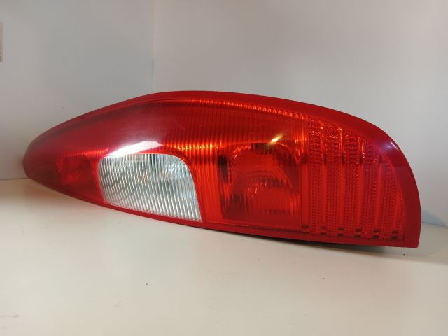 bontott MITSUBISHI COLT Jobb Hátsó Lámpa