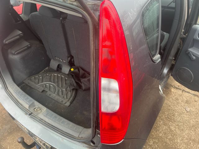 bontott MITSUBISHI COLT Jobb Hátsó Lámpa