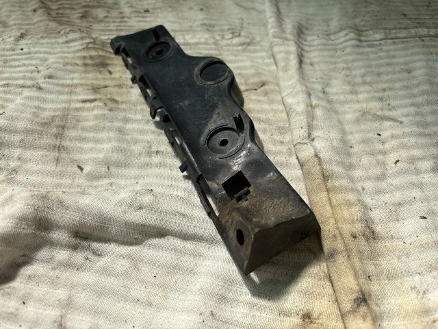 bontott MITSUBISHI COLT Jobb hátsó Lökhárító Tartó (Műanyag)