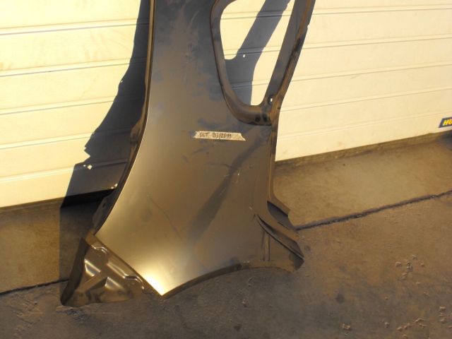 bontott MITSUBISHI COLT Jobb hátsó Negyed Karosszéria Csomag