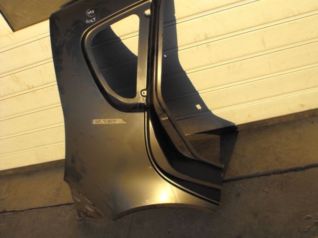 bontott MITSUBISHI COLT Jobb hátsó Negyed Karosszéria Csomag