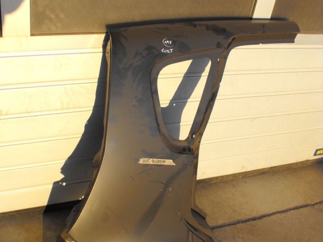 bontott MITSUBISHI COLT Jobb hátsó Negyed Karosszéria Csomag