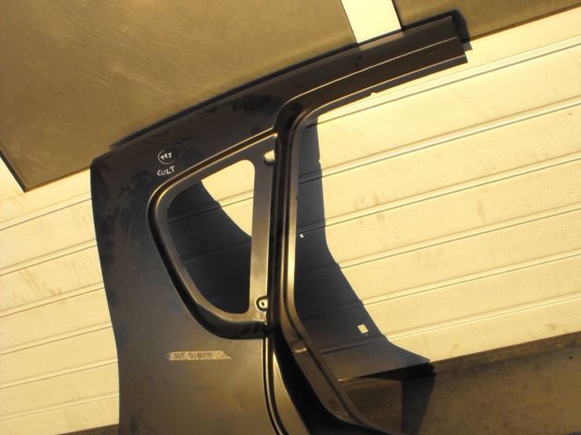 bontott MITSUBISHI COLT Jobb hátsó Negyed Karosszéria Csomag