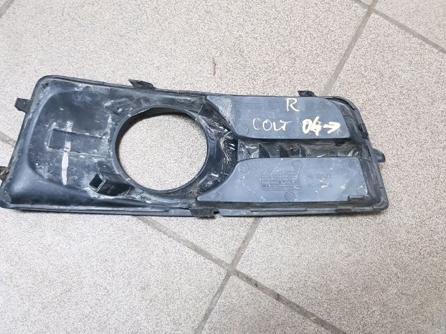 bontott MITSUBISHI COLT Jobb Ködfényszóró Lámpakeret