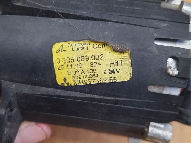 bontott MITSUBISHI COLT Jobb Ködfényszóró