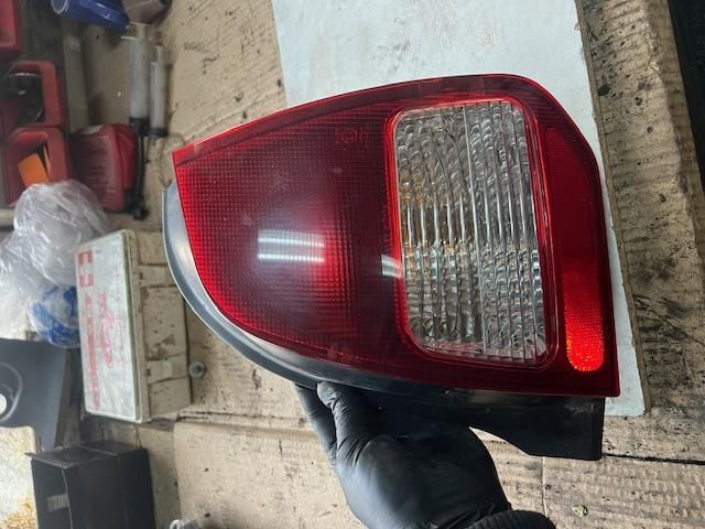 bontott MITSUBISHI COLT Jobb Külső Hátsó Lámpa