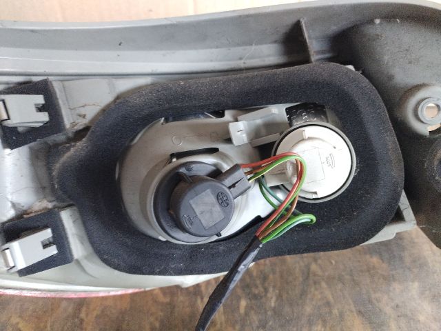 bontott MITSUBISHI COLT Jobb Külső Hátsó Lámpa