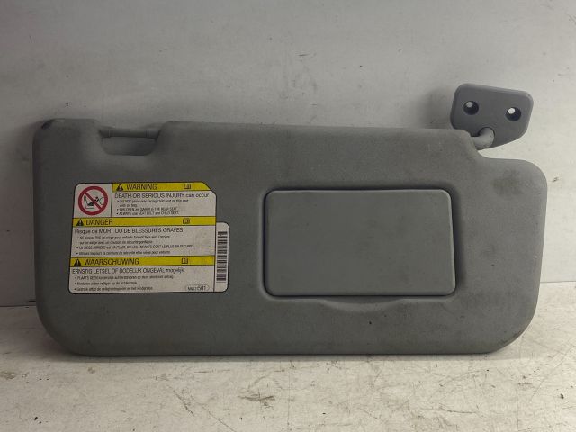 bontott MITSUBISHI COLT Jobb Napellenző