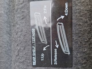 bontott MITSUBISHI COLT Kalaptartó