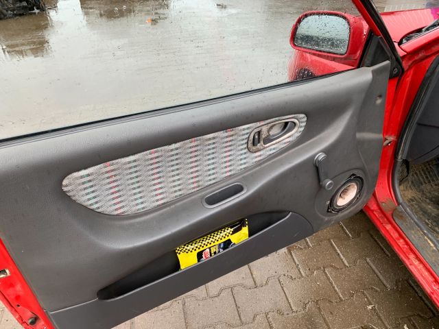 bontott MITSUBISHI COLT Kesztyűtartó