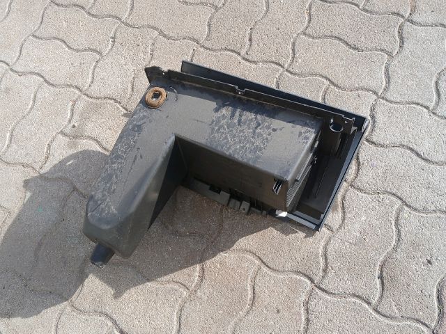 bontott MITSUBISHI COLT Kesztyűtartó