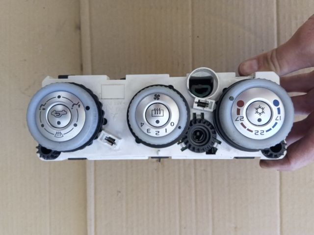 bontott MITSUBISHI COLT Klíma Kapcsoló