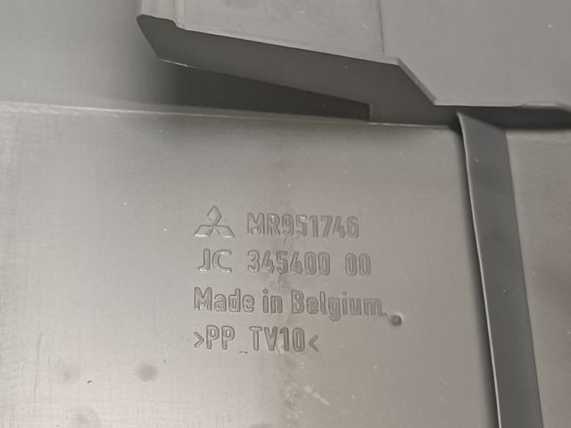 bontott MITSUBISHI COLT Középső Szellőző