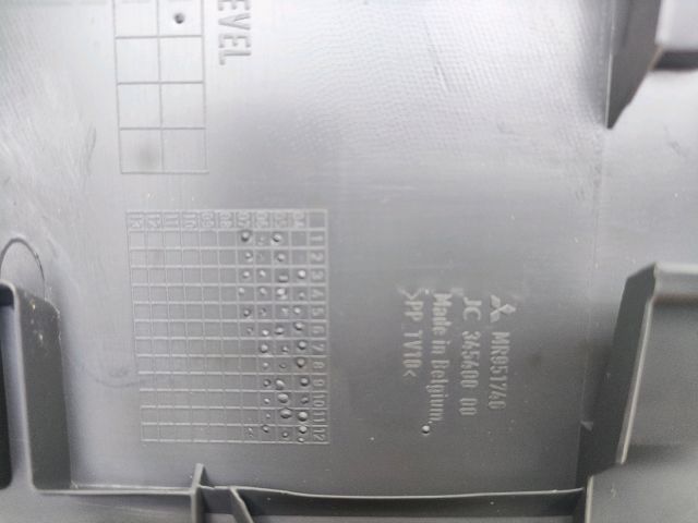 bontott MITSUBISHI COLT Középső Szellőző