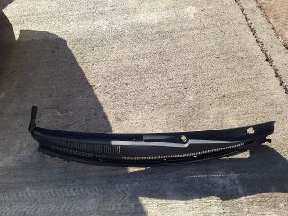 bontott MITSUBISHI COLT Levélrács