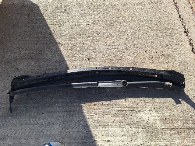 bontott MITSUBISHI COLT Levélrács