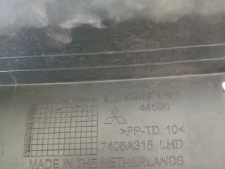 bontott MITSUBISHI COLT Levélrács