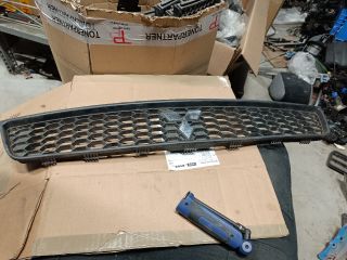 bontott MITSUBISHI COLT Motorháztető Díszrács