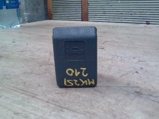 bontott MITSUBISHI COLT Motorháztető Nyitó Kar / Gomb