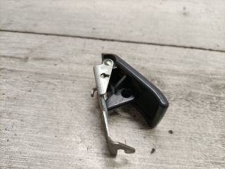 bontott MITSUBISHI COLT Motorháztető Nyitó Kar / Gomb