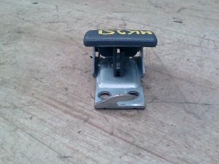 bontott MITSUBISHI COLT Motorháztető Nyitó Kar / Gomb