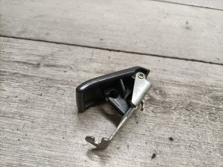 bontott MITSUBISHI COLT Motorháztető Nyitó Kar / Gomb