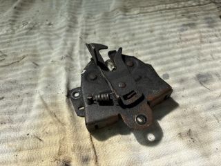 bontott MITSUBISHI COLT Motorháztető Zárszerkezet