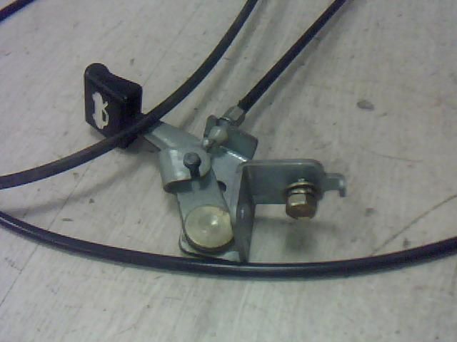 bontott MITSUBISHI COLT Motorháztető Zárszerkezet