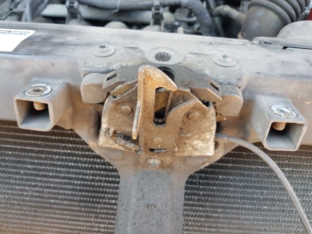 bontott MITSUBISHI COLT Motorháztető Zárszerkezet