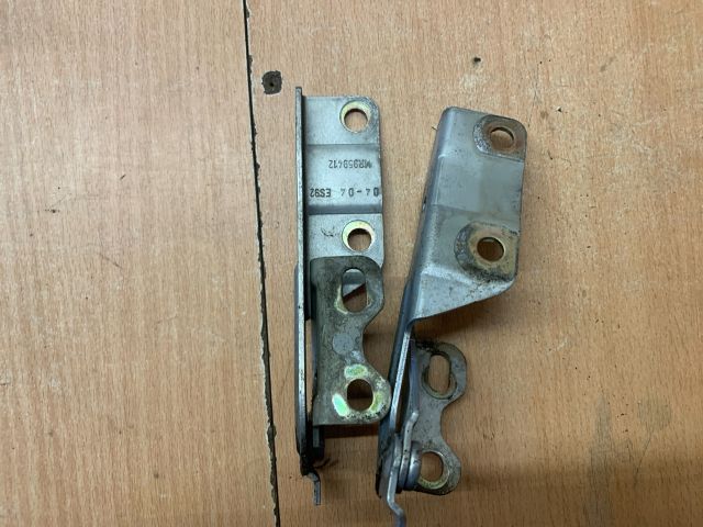 bontott MITSUBISHI COLT Motorháztető Zsanér Pár