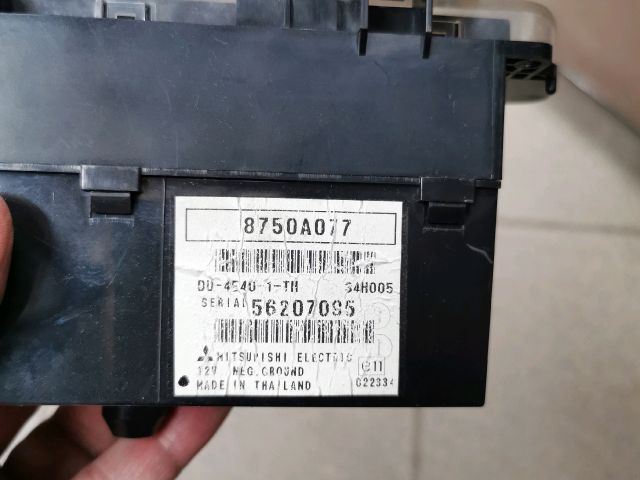 bontott MITSUBISHI COLT Multifunkciós Kijelző