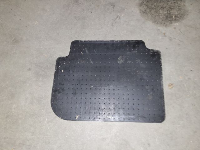 bontott MITSUBISHI COLT Padlószőnyeg