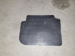 bontott MITSUBISHI COLT Padlószőnyeg