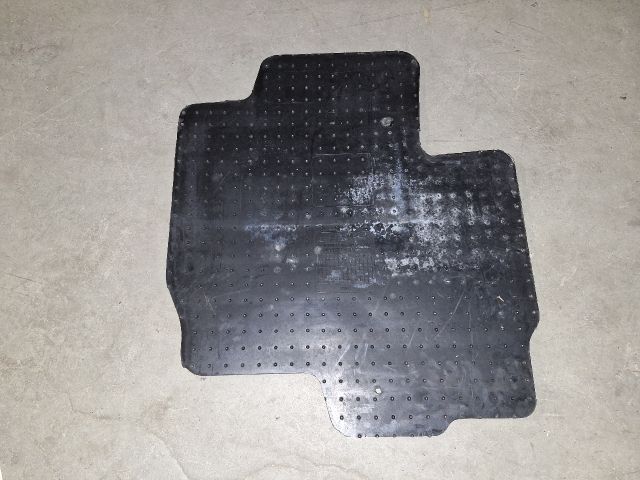 bontott MITSUBISHI COLT Padlószőnyeg