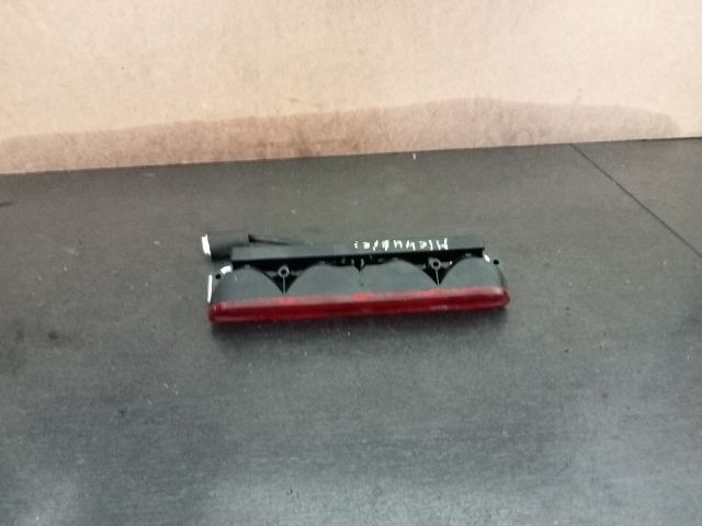 bontott MITSUBISHI COLT Pótféklámpa