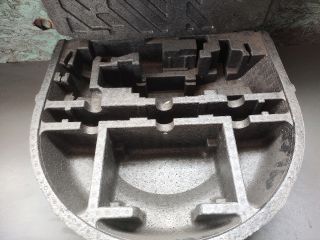 bontott MITSUBISHI COLT Pótkerék Szerszámtartó